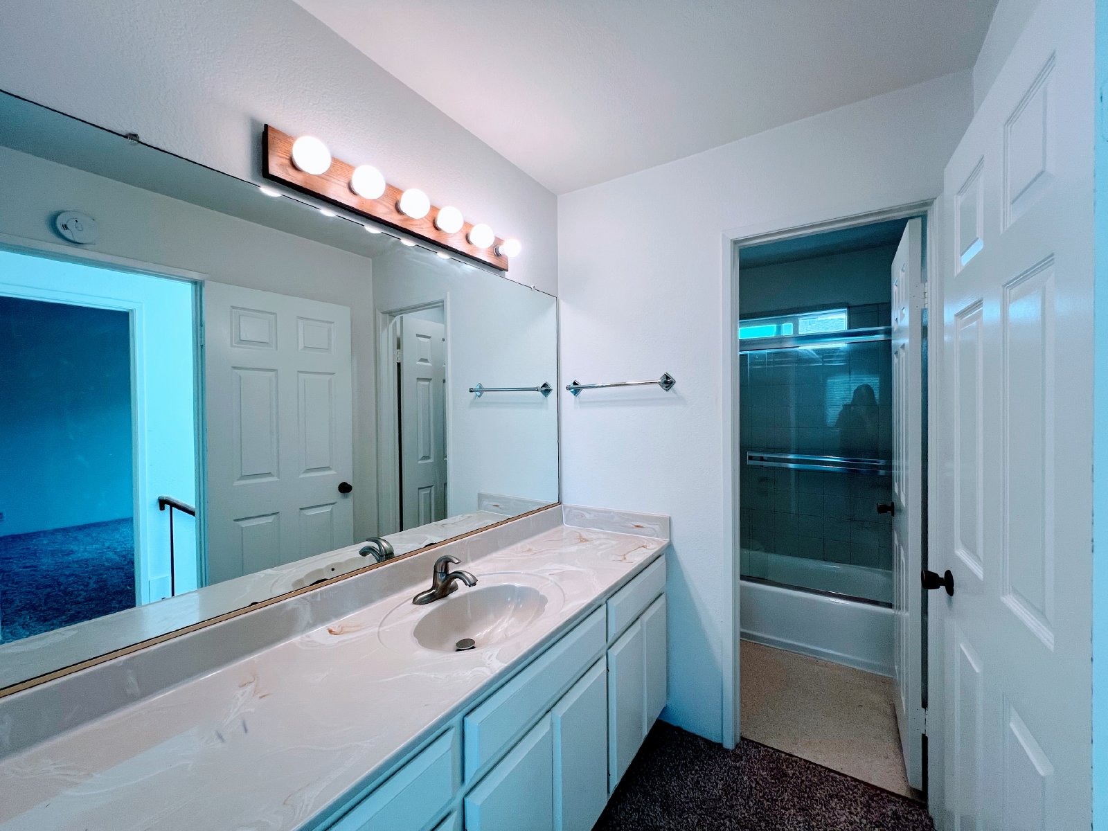 Gorgeous Pacific Beach 2 Bed 2.5 Bath Townhouse property image
