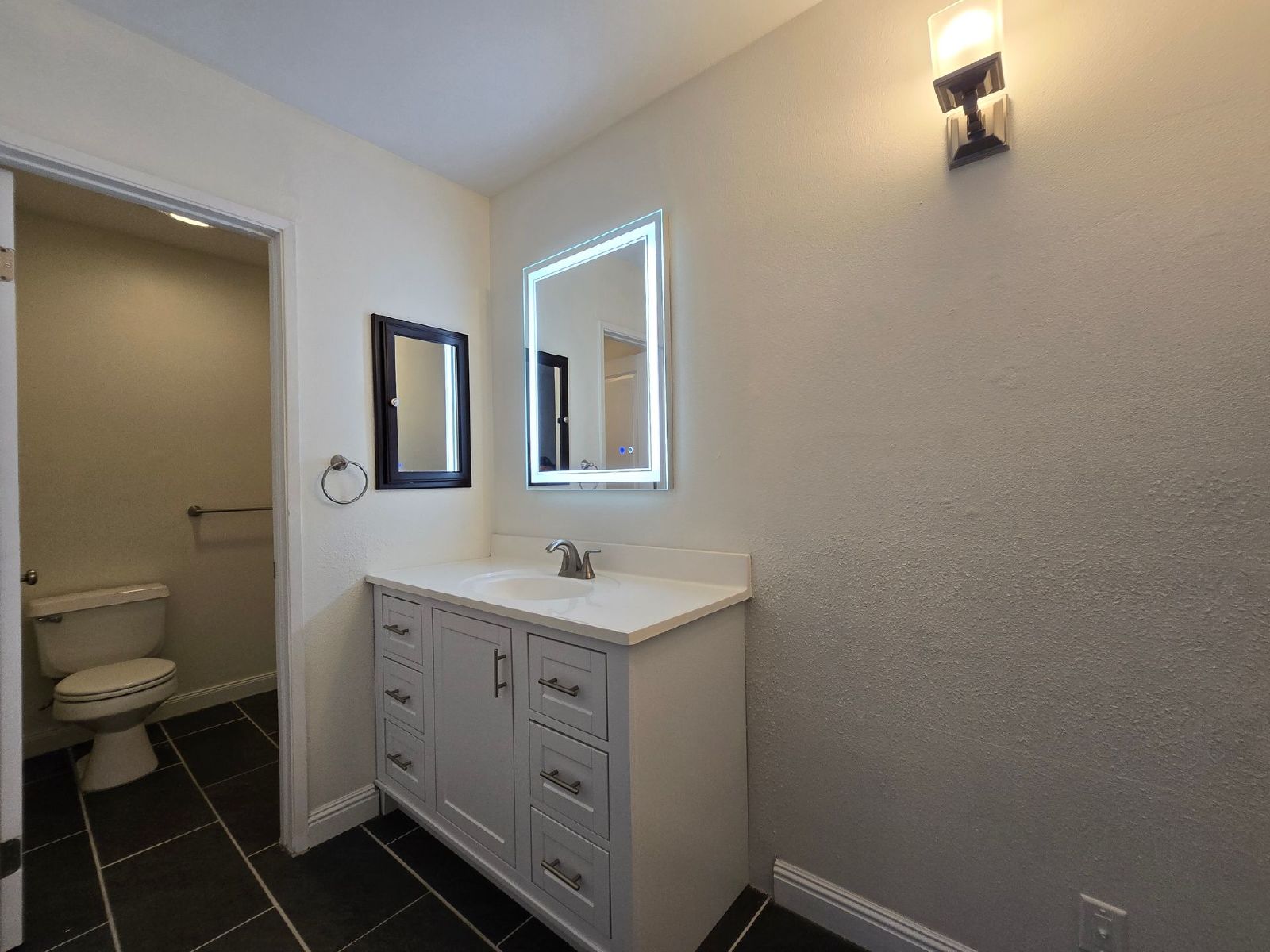 Spacious 2-Bedroom Condo in Vibrant North Park property image
