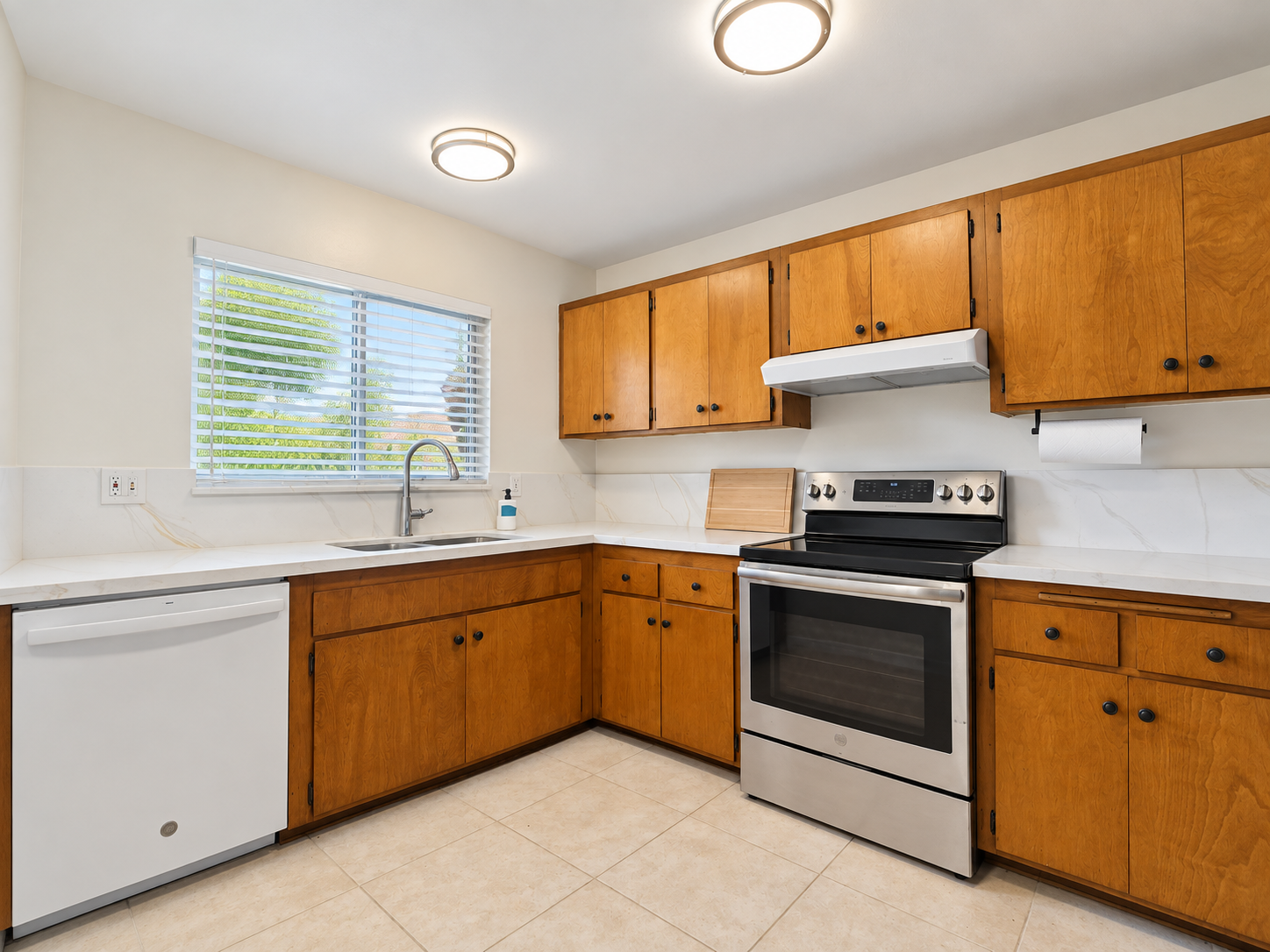 Spacious 3-Bedroom Townhome in a Prime Central San Diego Location property image
