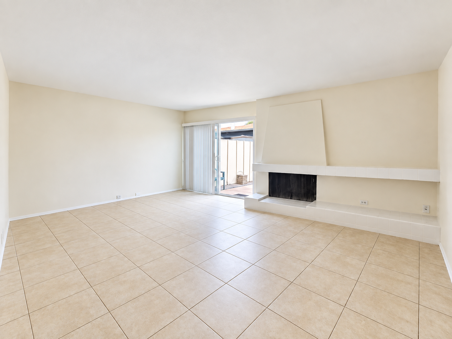 Spacious 3-Bedroom Townhome in a Prime Central San Diego Location property image
