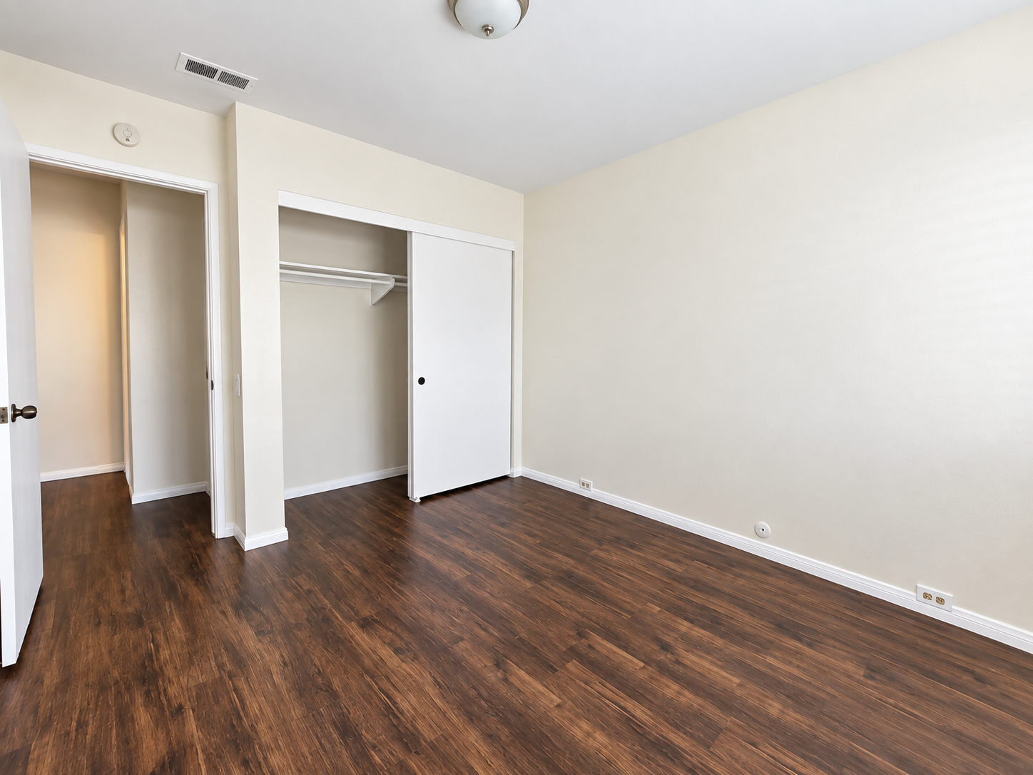 Spacious 3-Bedroom Townhome in a Prime Central San Diego Location property image
