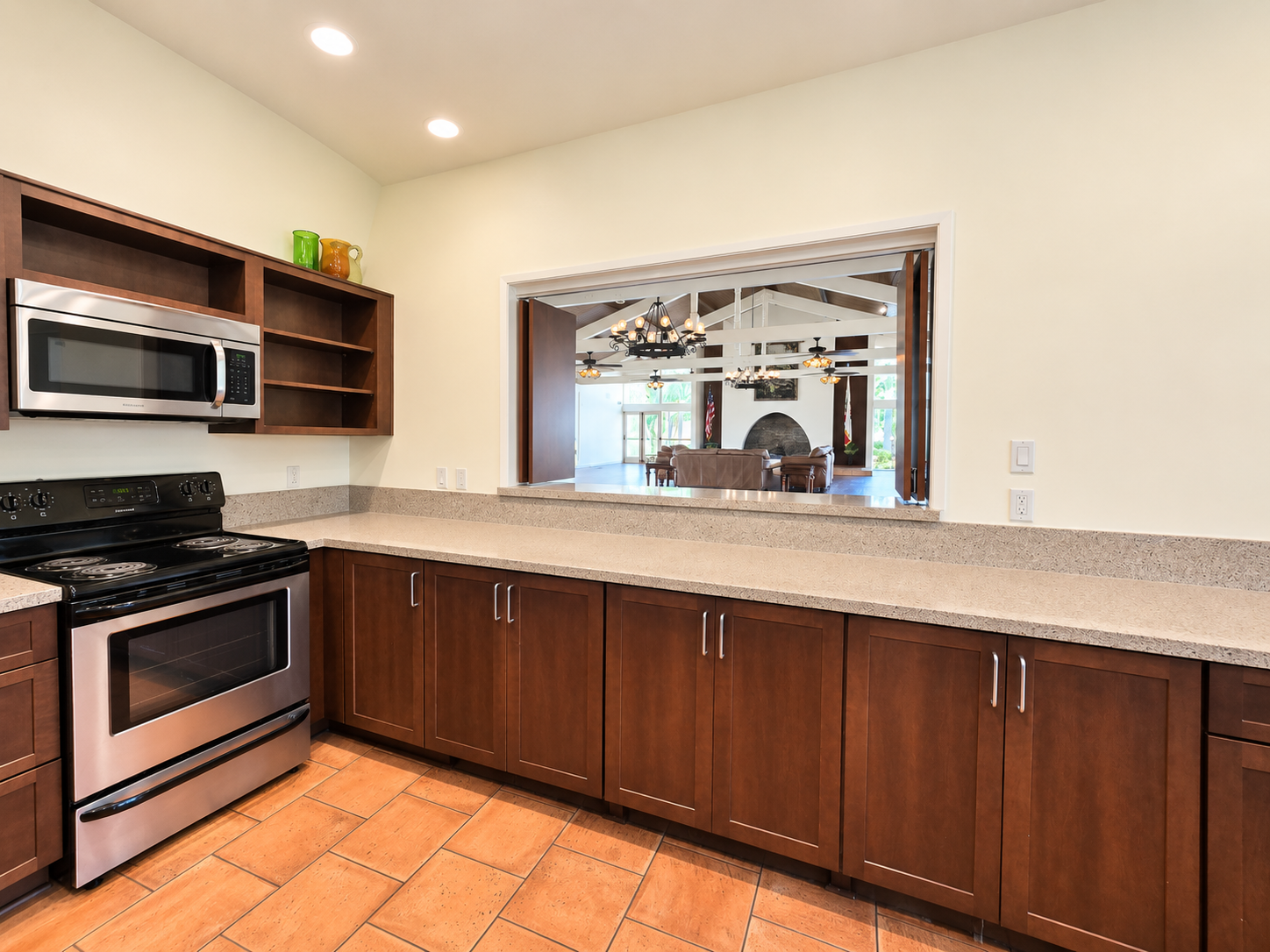 Spacious 3-Bedroom Townhome in a Prime Central San Diego Location property image