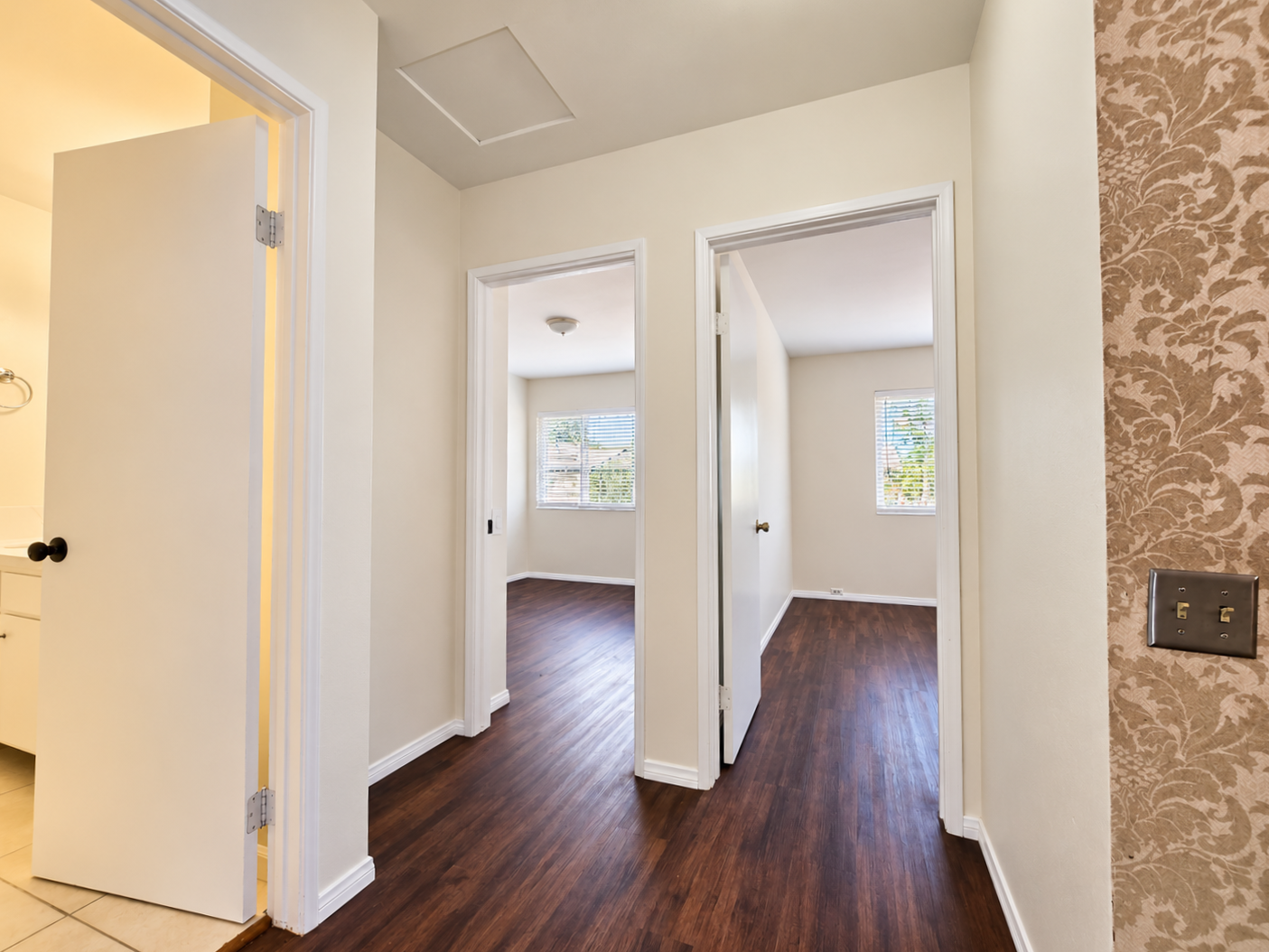 Spacious 3-Bedroom Townhome in a Prime Central San Diego Location property image