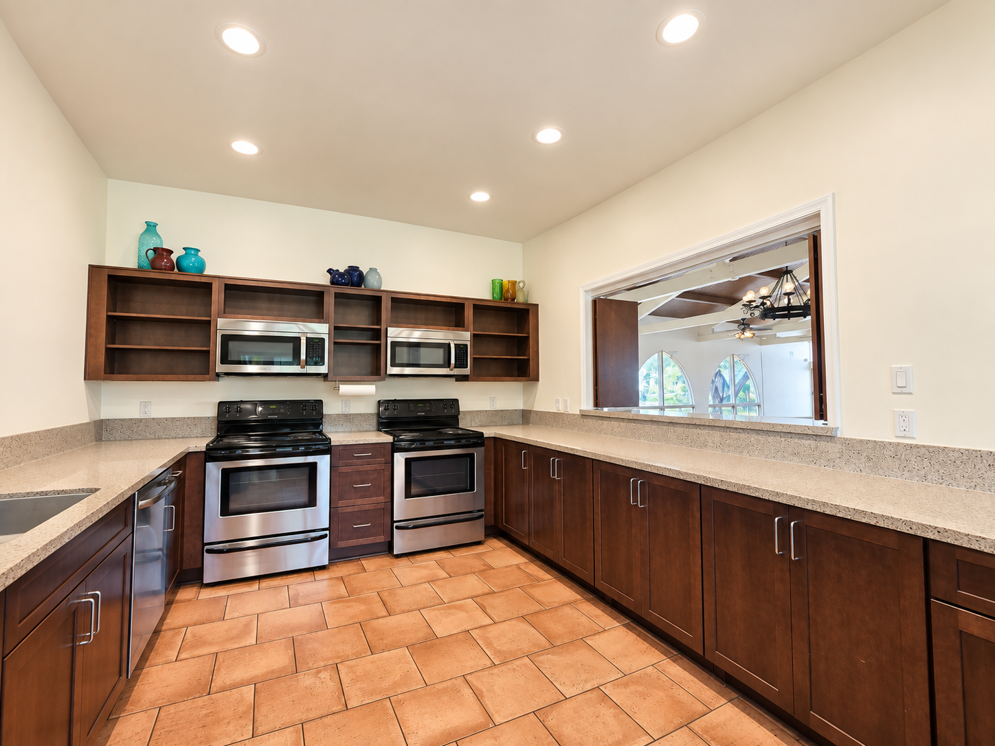Spacious 3-Bedroom Townhome in a Prime Central San Diego Location property image