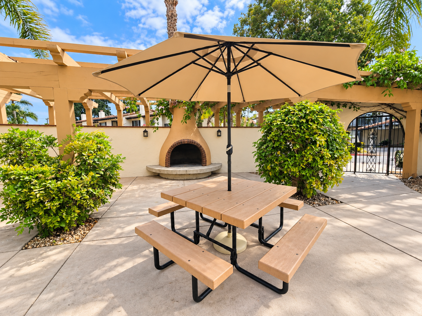 Spacious 3-Bedroom Townhome in a Prime Central San Diego Location property image