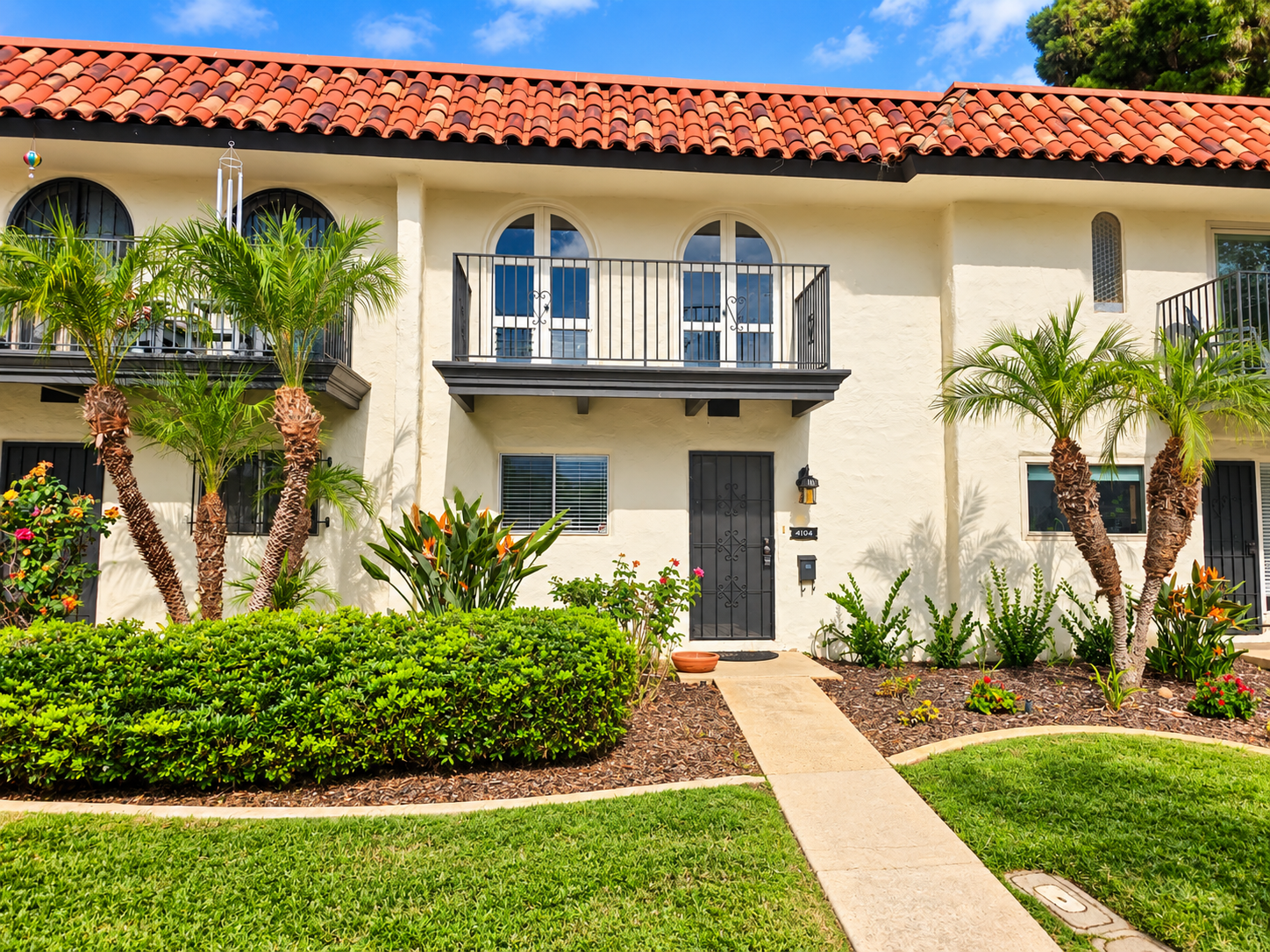 Spacious 3-Bedroom Townhome in a Prime Central San Diego Location property image
