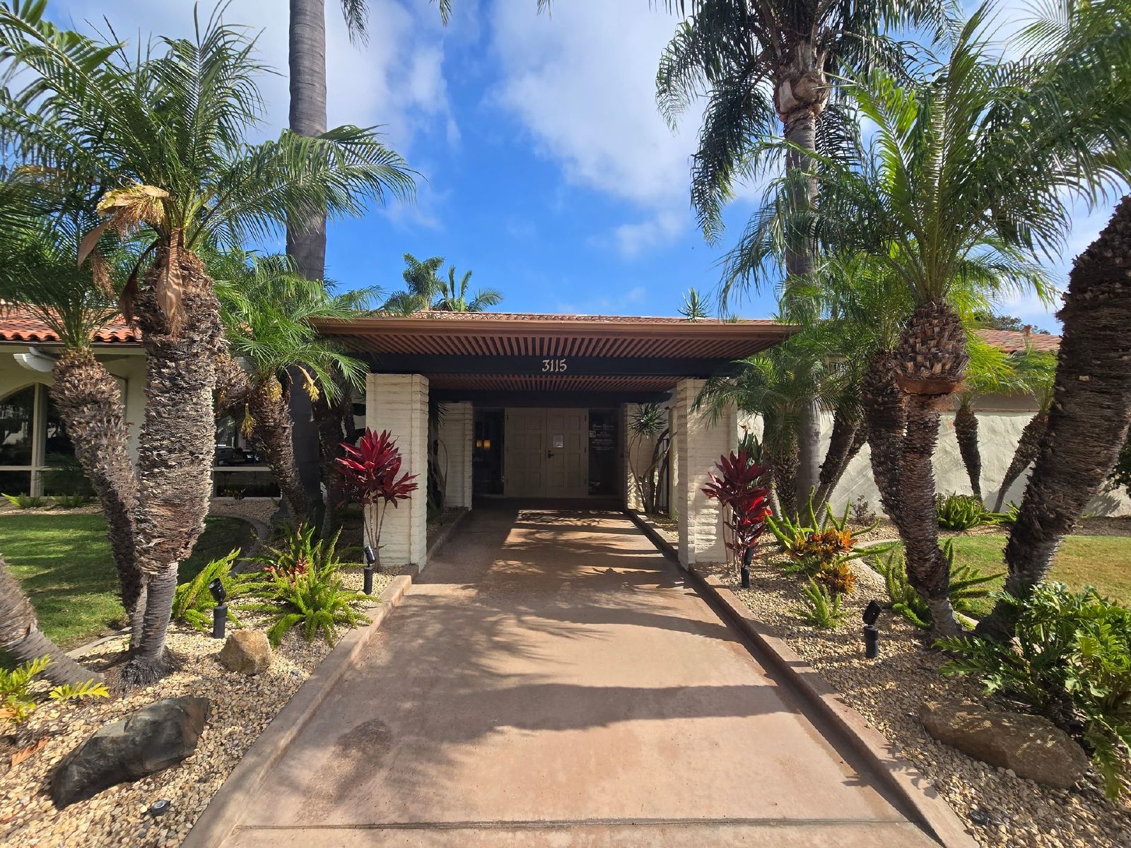 Spacious 3-Bedroom Townhome in a Prime Central San Diego Location property image