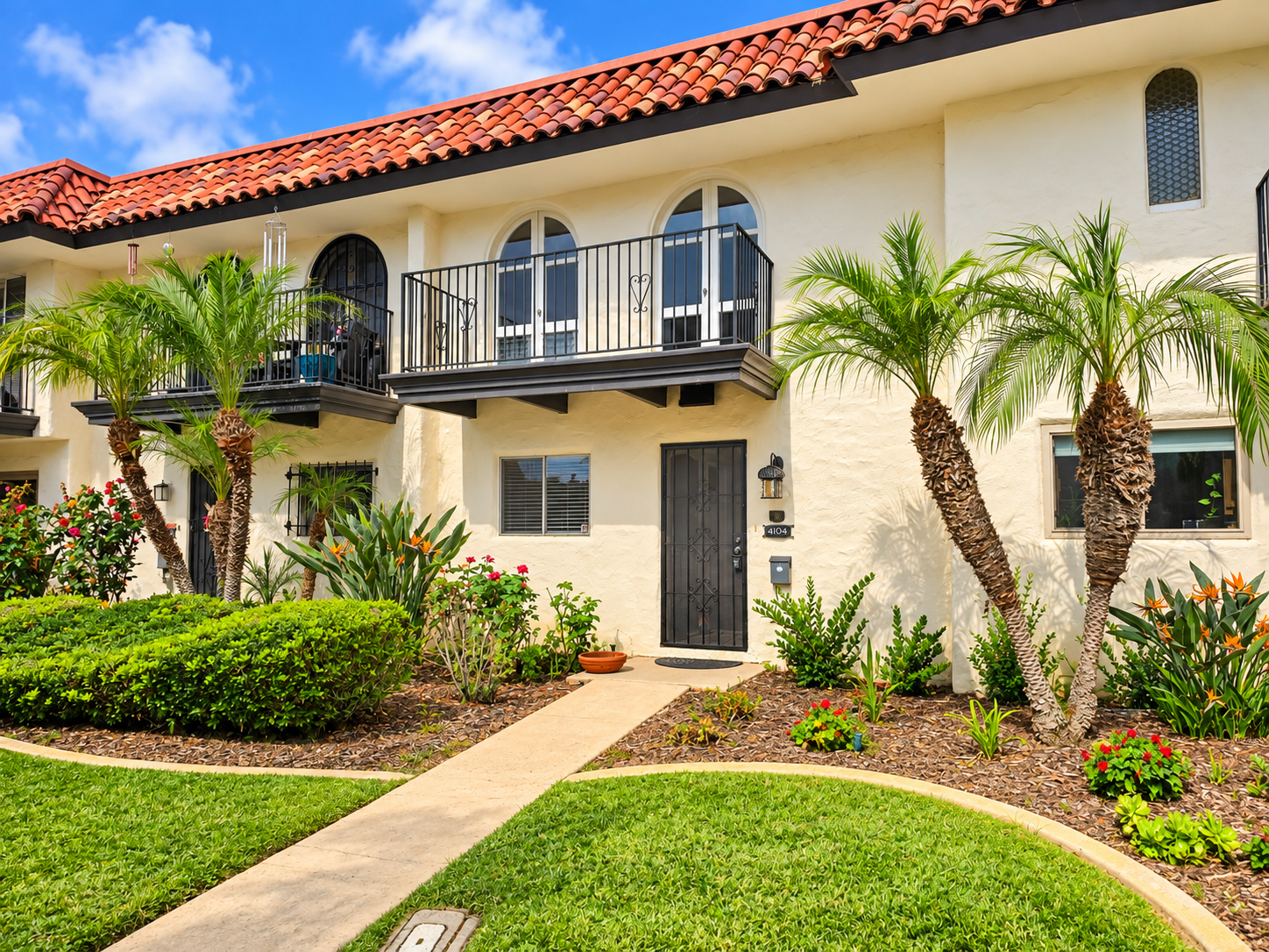 Spacious 3-Bedroom Townhome in a Prime Central San Diego Location property image