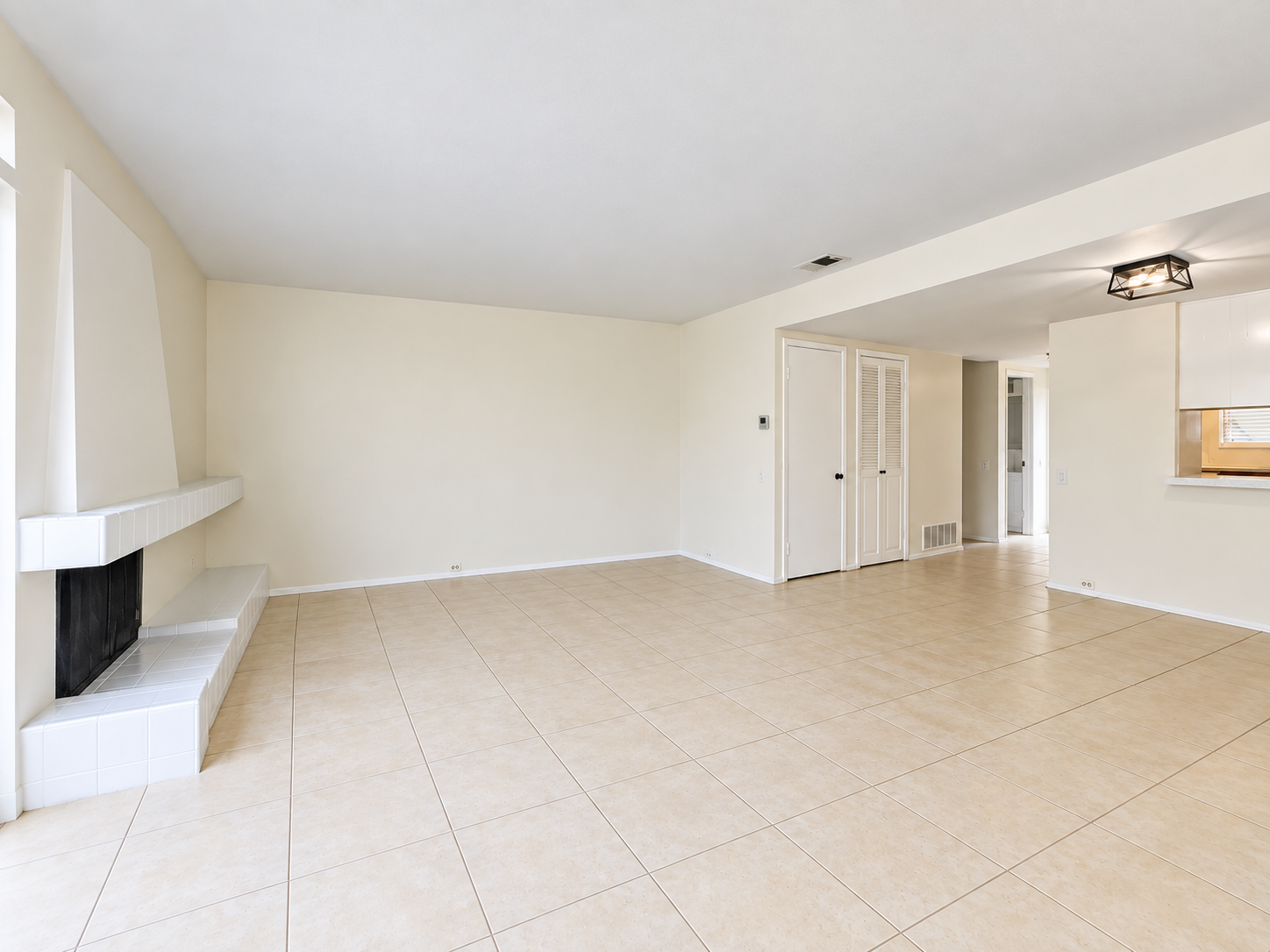 Spacious 3-Bedroom Townhome in a Prime Central San Diego Location property image