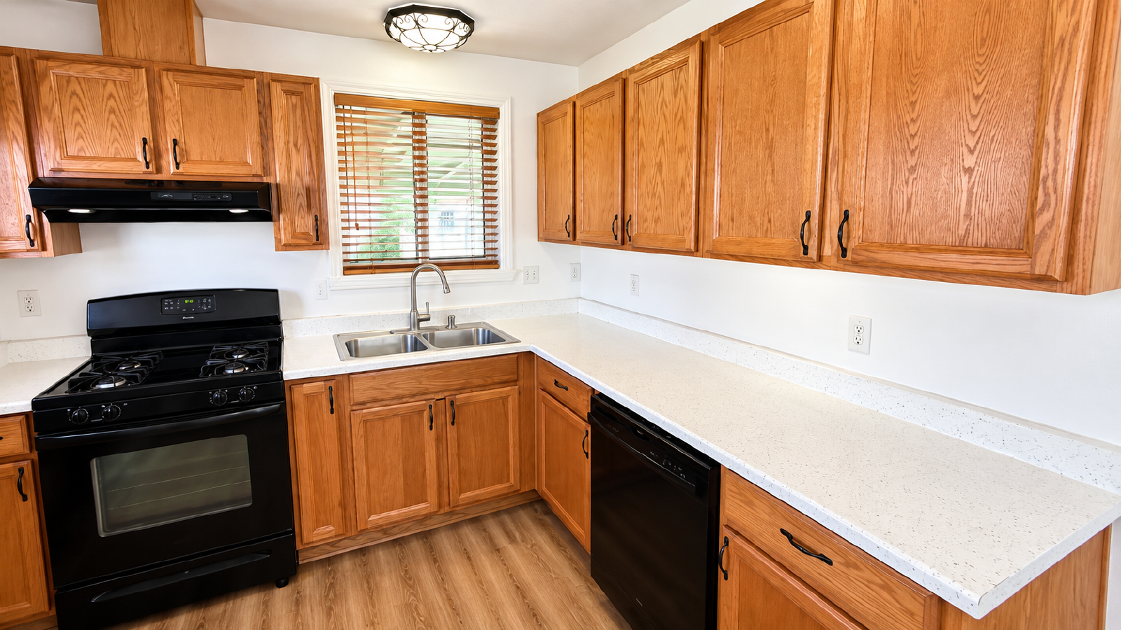 Charming 2-Bedroom Home with Private Yard, Covered Patio & In-Unit Laundry property image