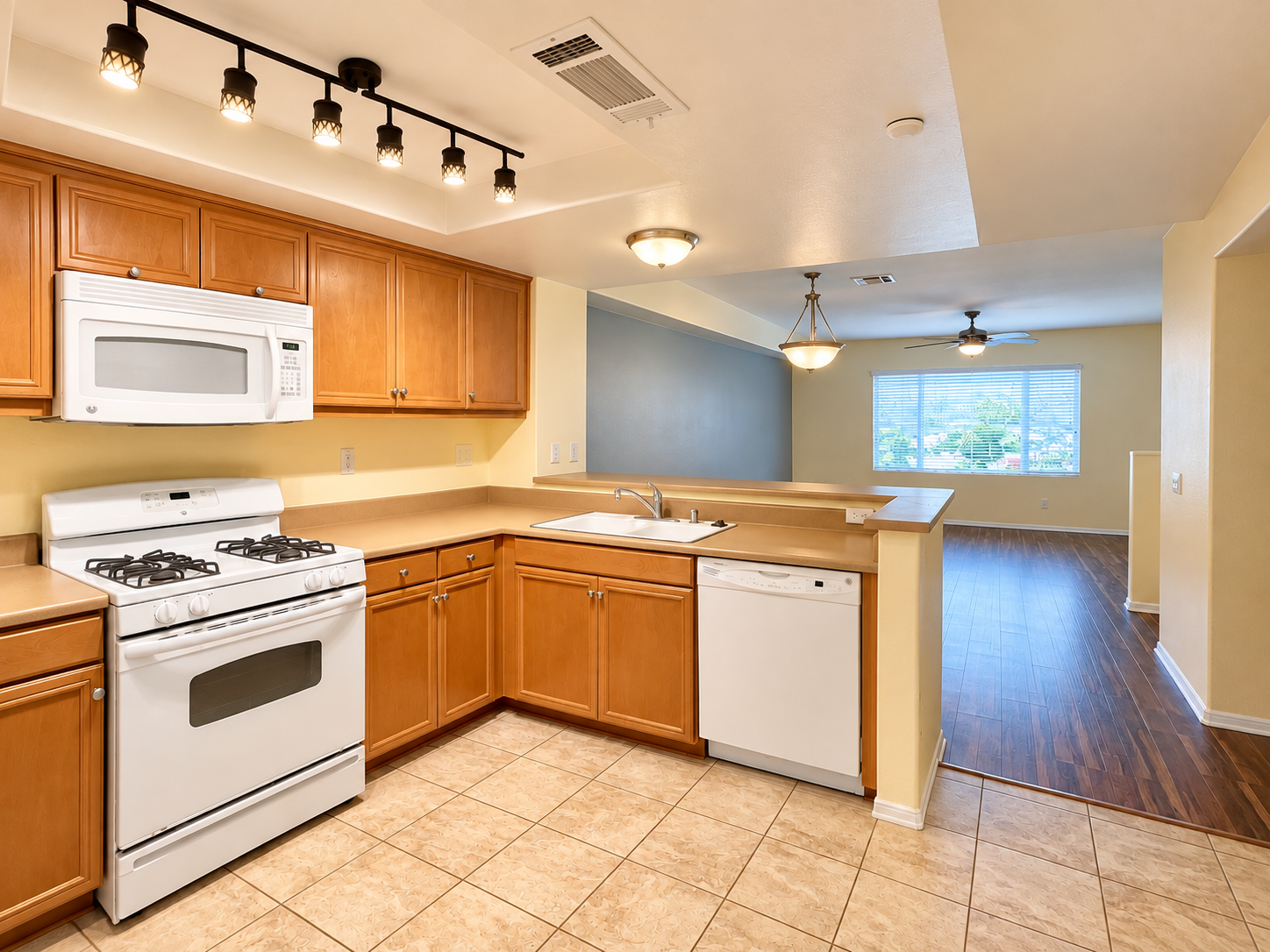 Beautiful & Spacious 3-Bedroom San Diego Home with 2-Car Garage! property image