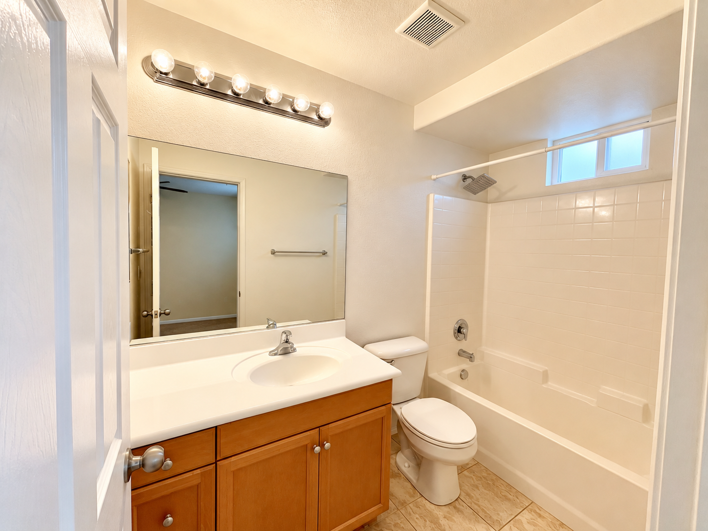 Beautiful & Spacious 3-Bedroom San Diego Home with 2-Car Garage! property image