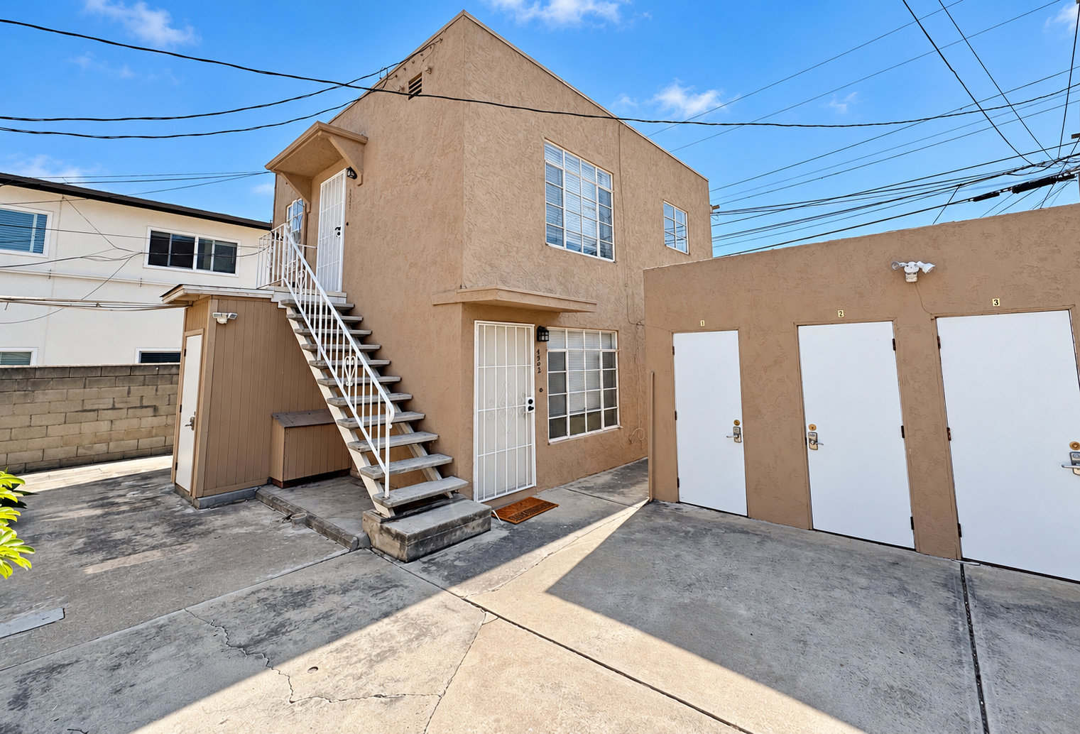 Welcome to this 1-bedroom, 1-bathroom upstairs apartment located in the vibrant Normal Heights property image