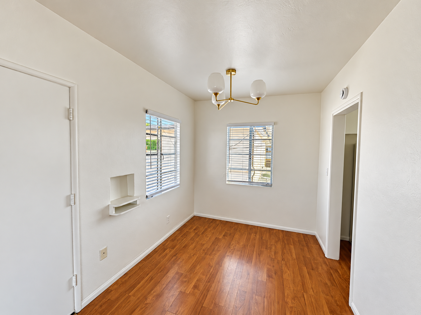 Welcome to this 1-bedroom, 1-bathroom upstairs apartment located in the vibrant Normal Heights property image