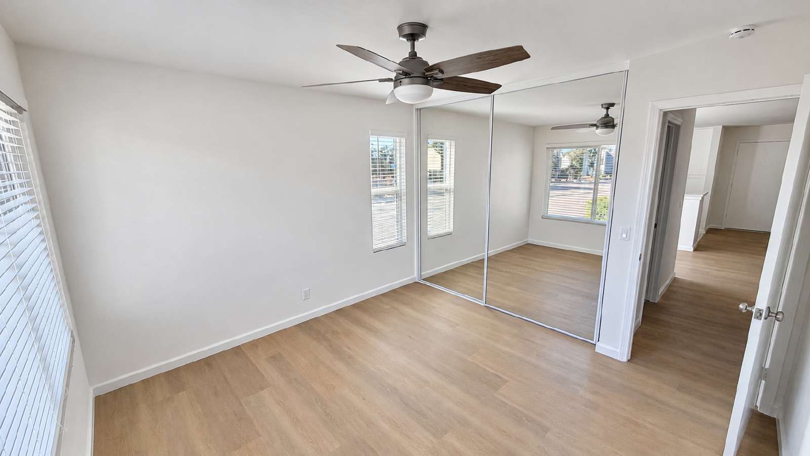 Bright Upstairs 2 Bedroom, 2 Bath Apartment in Mira Mesa property image