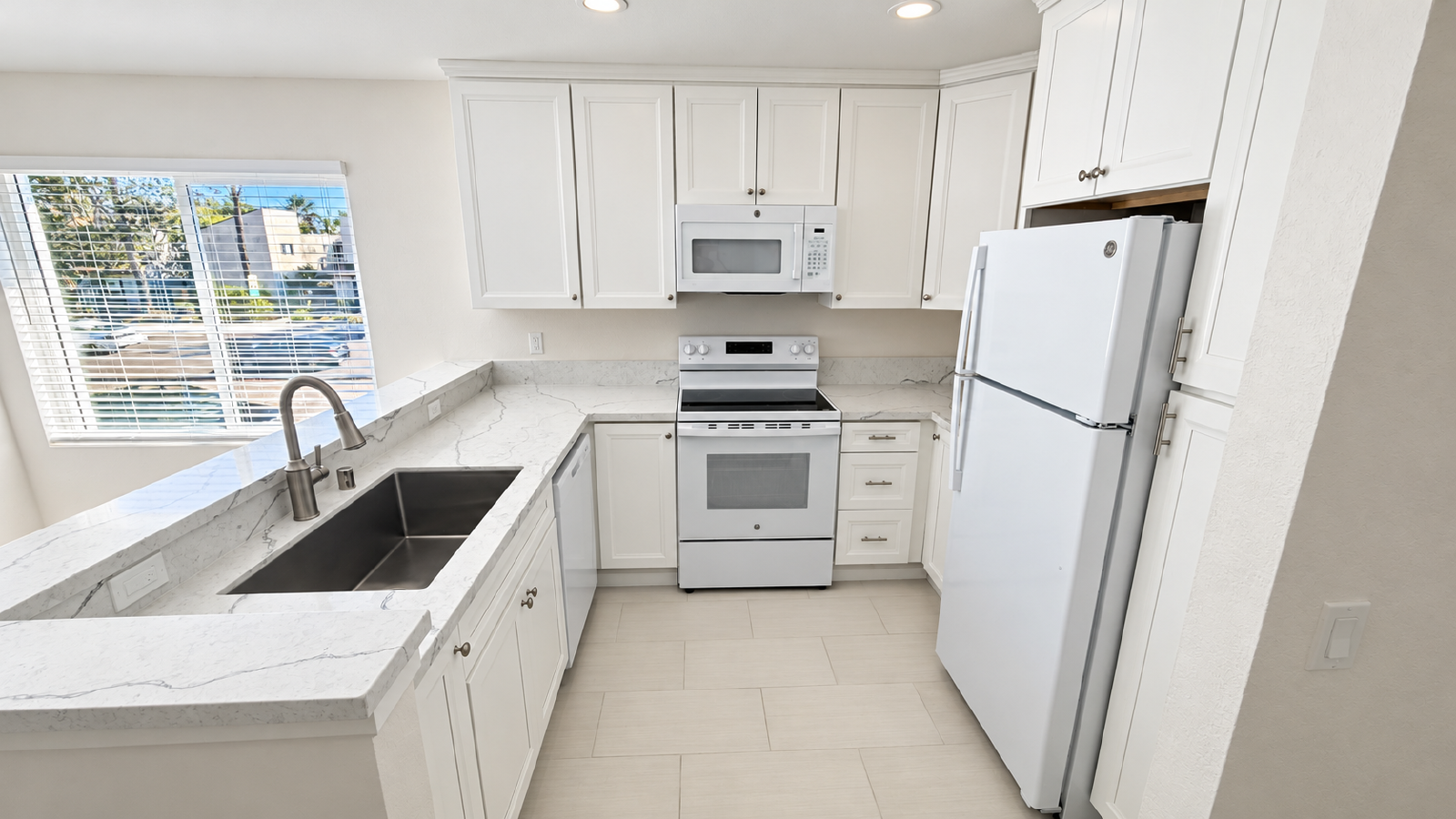 Bright Upstairs 2 Bedroom, 2 Bath Apartment in Mira Mesa property image