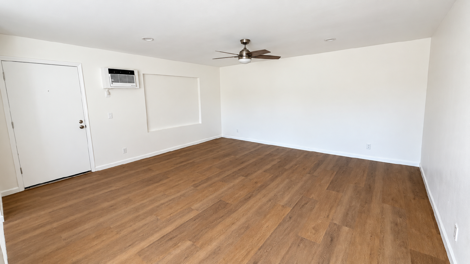 Bright Upstairs 2 Bedroom, 2 Bath Apartment in Mira Mesa property image