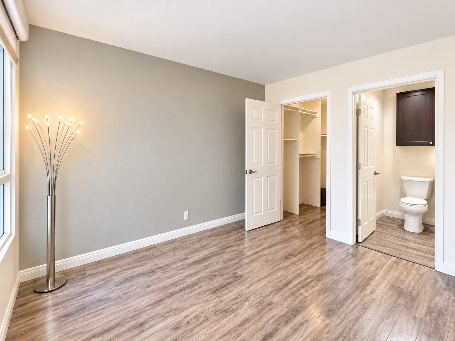 Partially furnished 2BR/2BA home with large deck! **MOVE-IN SPECIAL- GET $1000 OFF MOVE-IN FUNDS! property image