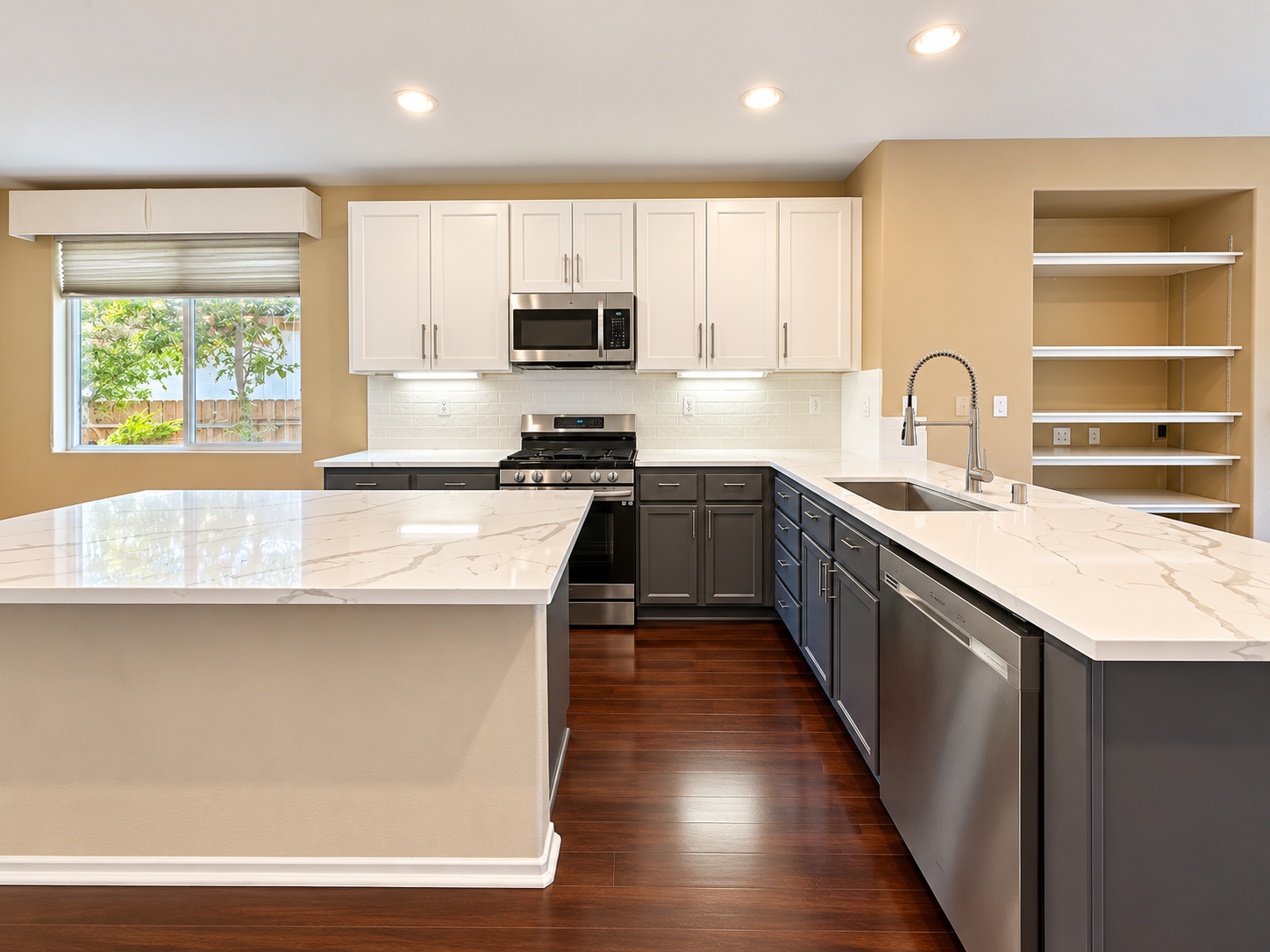 Spacious 4-Bedroom Home in Desirable Ocean View Hills property image