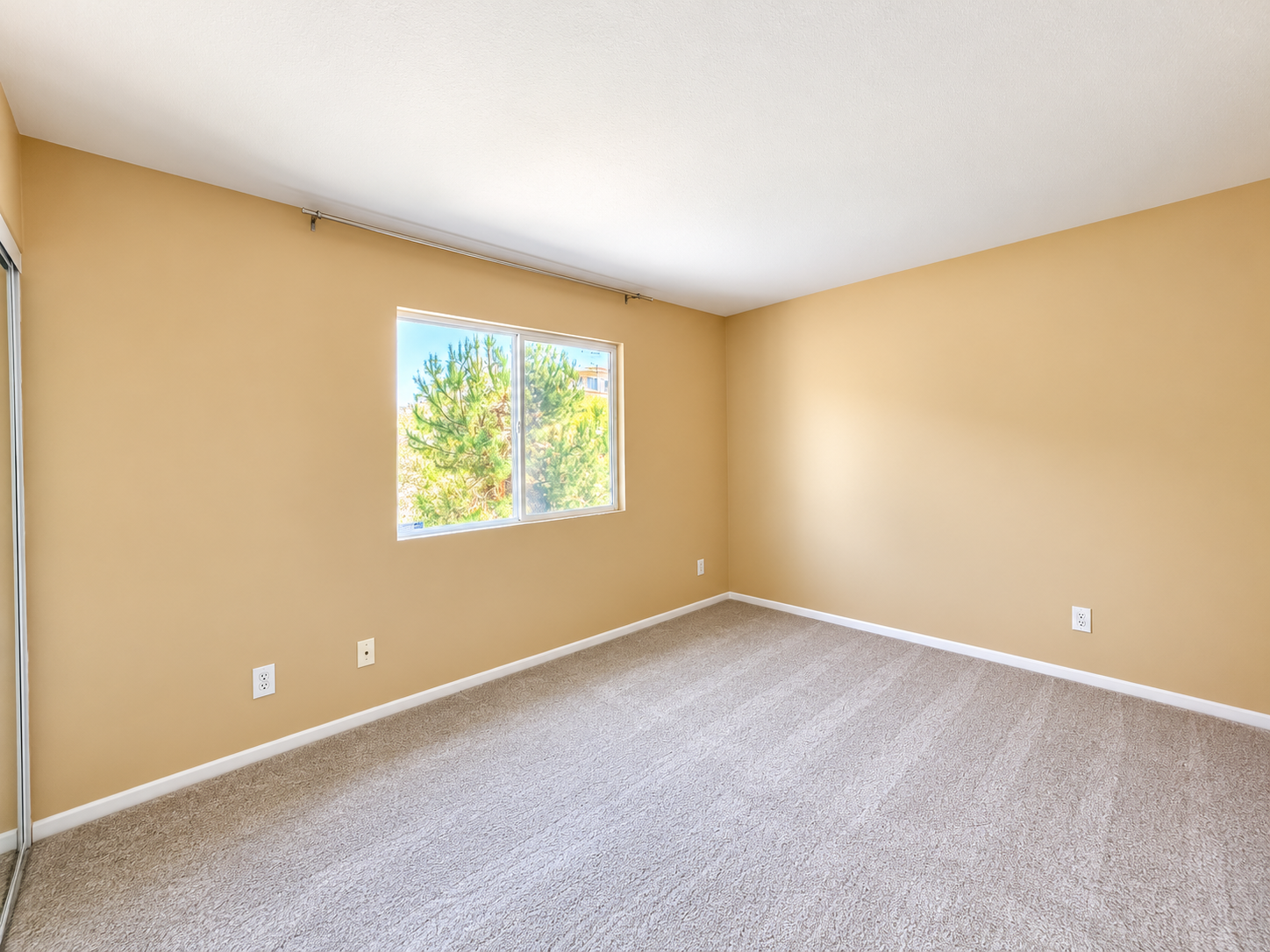 Spacious 4-Bedroom Home in Desirable Ocean View Hills property image