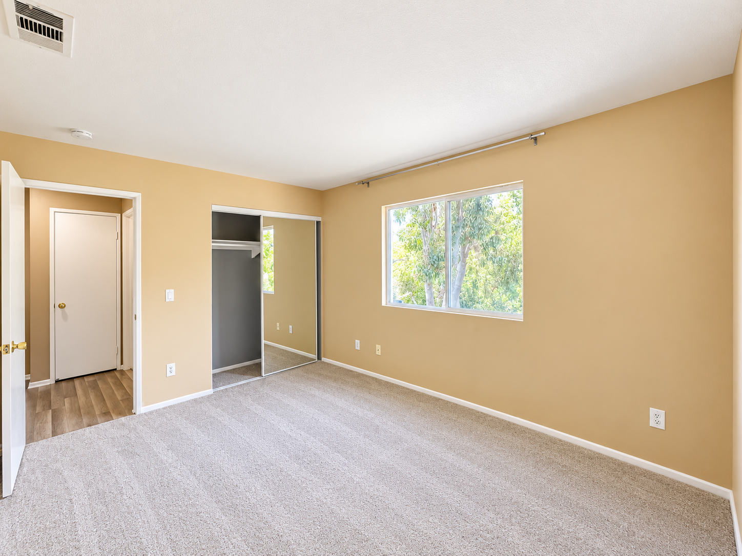 Spacious 4-Bedroom Home in Desirable Ocean View Hills property image