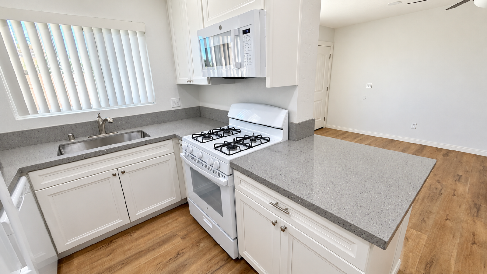 Beautifully Remodeled 1-Bedroom Apartment in Cherokee Point / North Park – Parking Included! property image