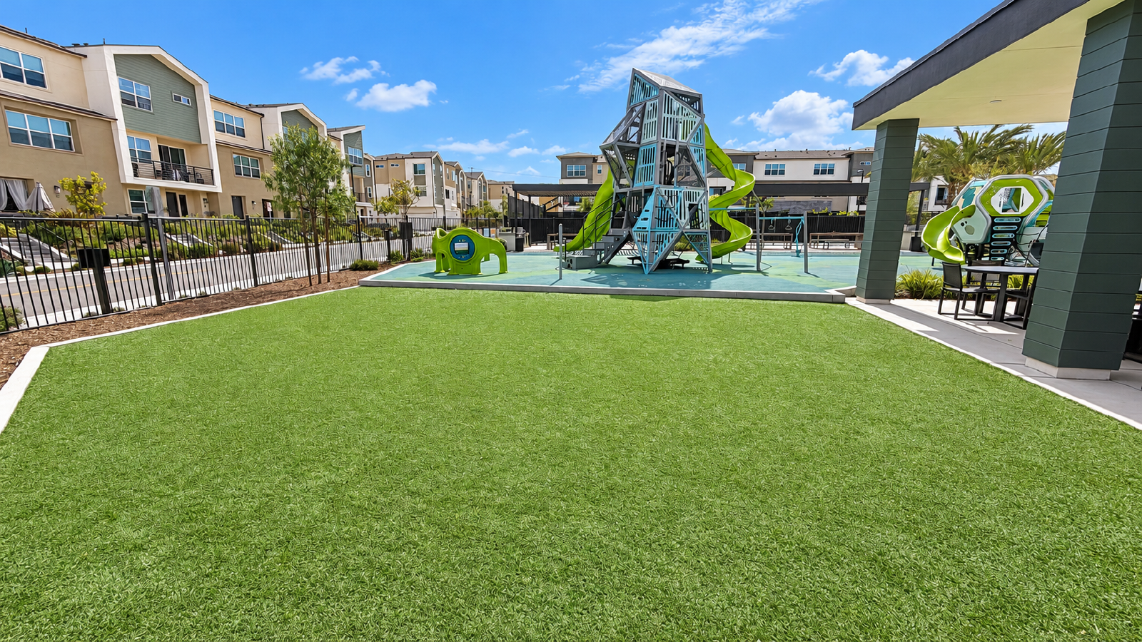 Modern Sunbow Townhome with Private Patio & Resort-Style Amenities property image