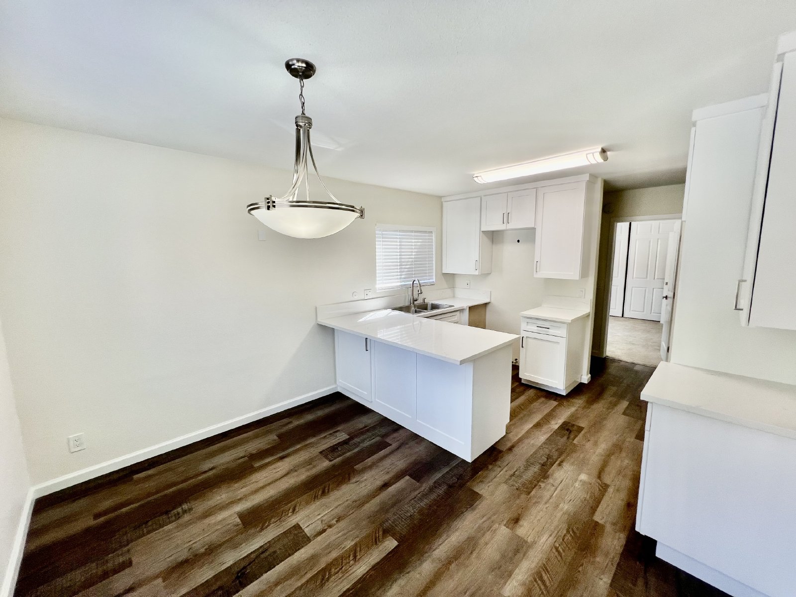 Beautifully remodeled 2 bedroom, 1.5 bathroom condo! property image