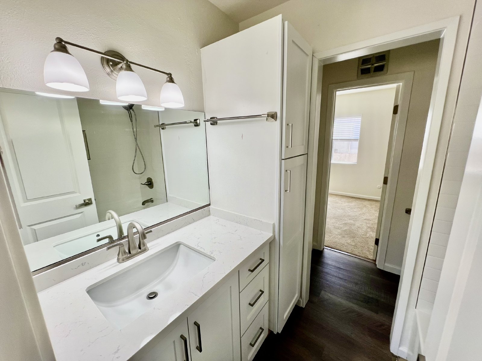 Beautifully remodeled 2 bedroom, 1.5 bathroom condo! property image