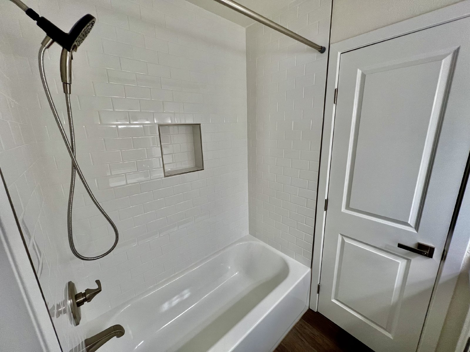 Beautifully remodeled 2 bedroom, 1.5 bathroom condo! property image